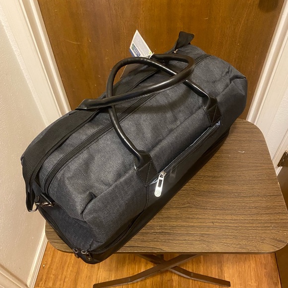 Protege 21 In Drop-Bottom Weekender Travel Duffel Bag, Charcoal - Picture 4 of 6